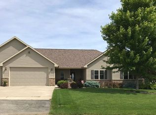 1950 Bear Paw Trl, Kaukauna, WI 54130