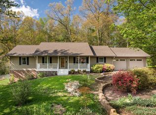 16 Country Ln, Candler, NC 28715
