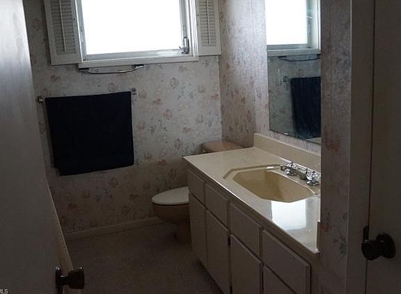 4th image of 2235 Lemon St