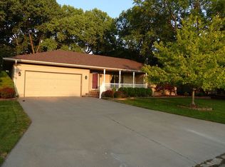 118 S Roupp St, Hesston, KS 67062