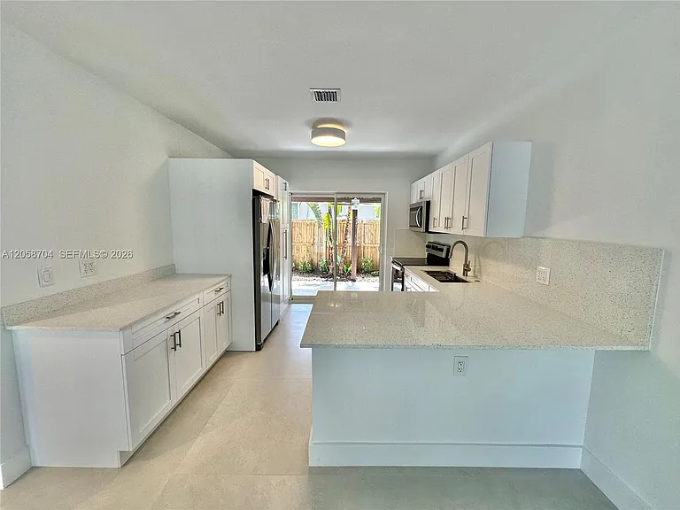 12125 NE 7th Ave #1 — Photo 5