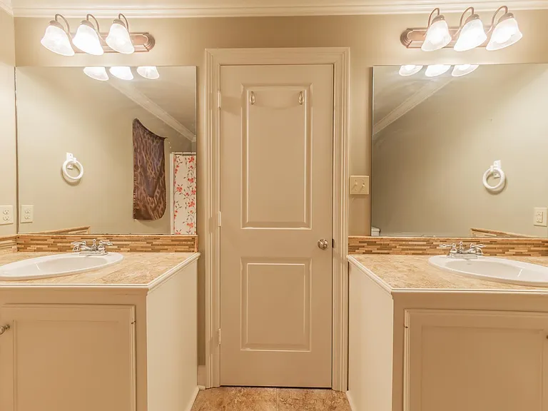 917 Lillian Michel Dr — Photo 10