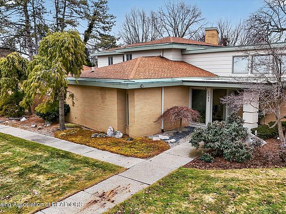 2nd image of 1341 Cambridge Rd