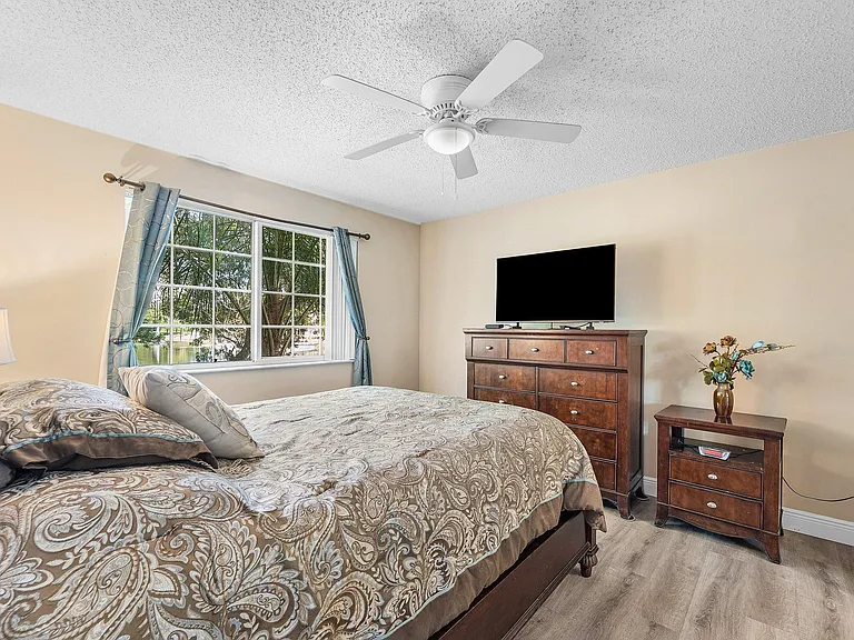 1000 Crestwood Ct S #1015 — Photo 12