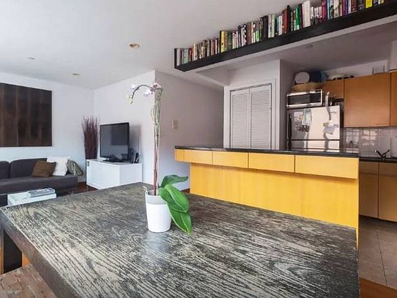 3rd image of 175 Mulberry St APT 3