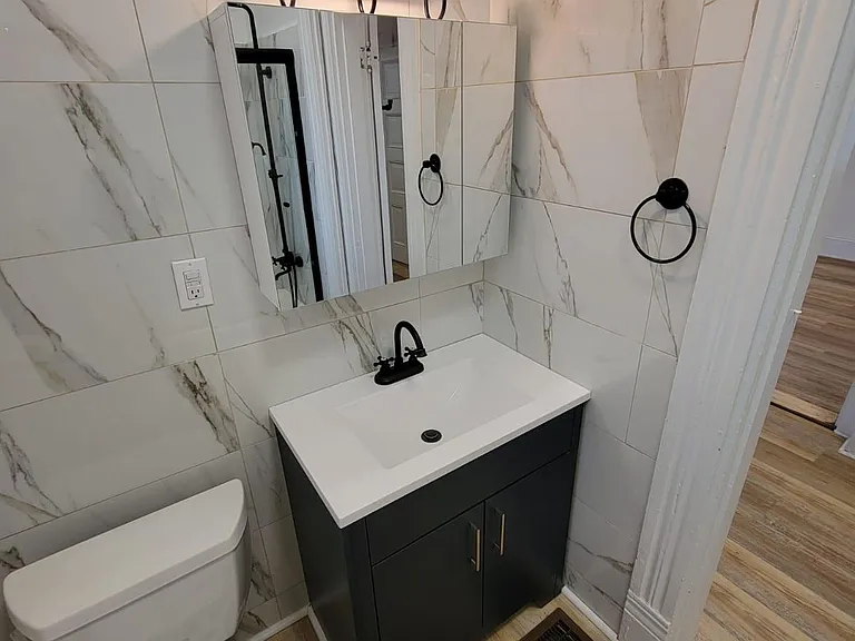 215 W Main St — Photo 27