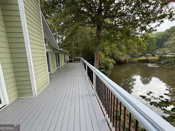 3rd image of 862 Price Rd
