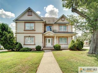 355 Green St, Woodbridge, NJ 07095