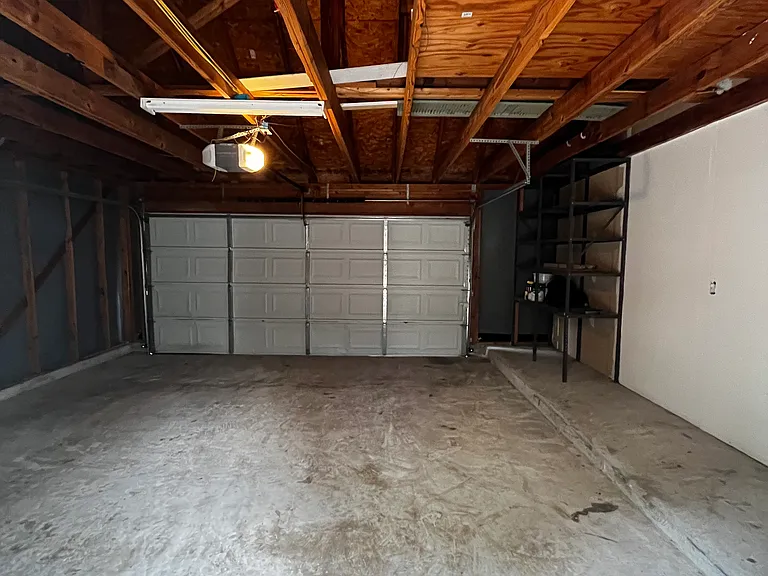 1013 Ruthven St — Photo 22