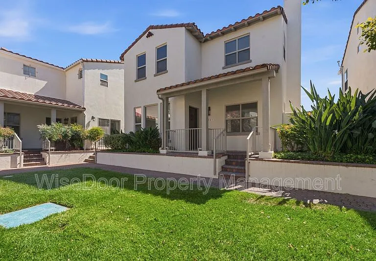 1087 Waterfall Way — Photo 1
