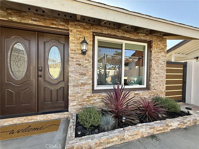 18413 Winslow Pl — Photo 3