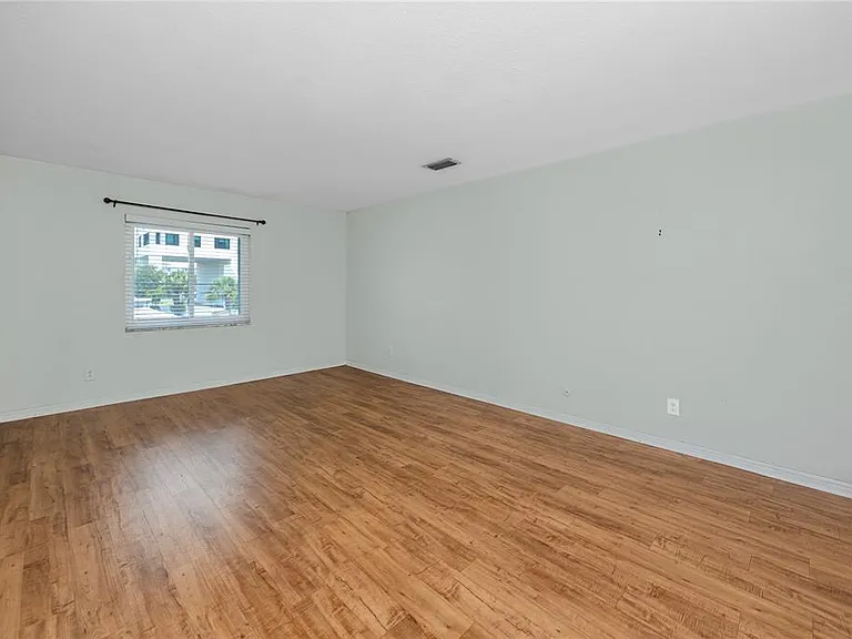 4340 37th St S #6 — Photo 8