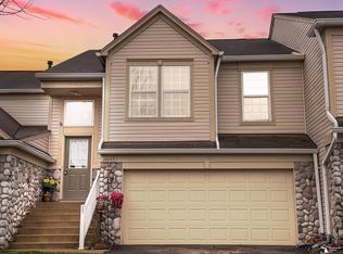 26805 Kirkway Cir, Woodhaven, MI 48183