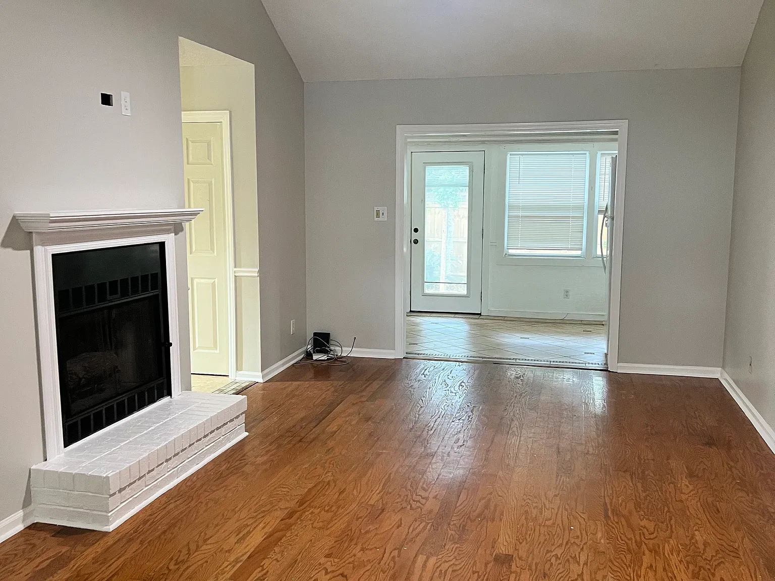 3 bed, 1464 sqft, $2,500 — Photo 2