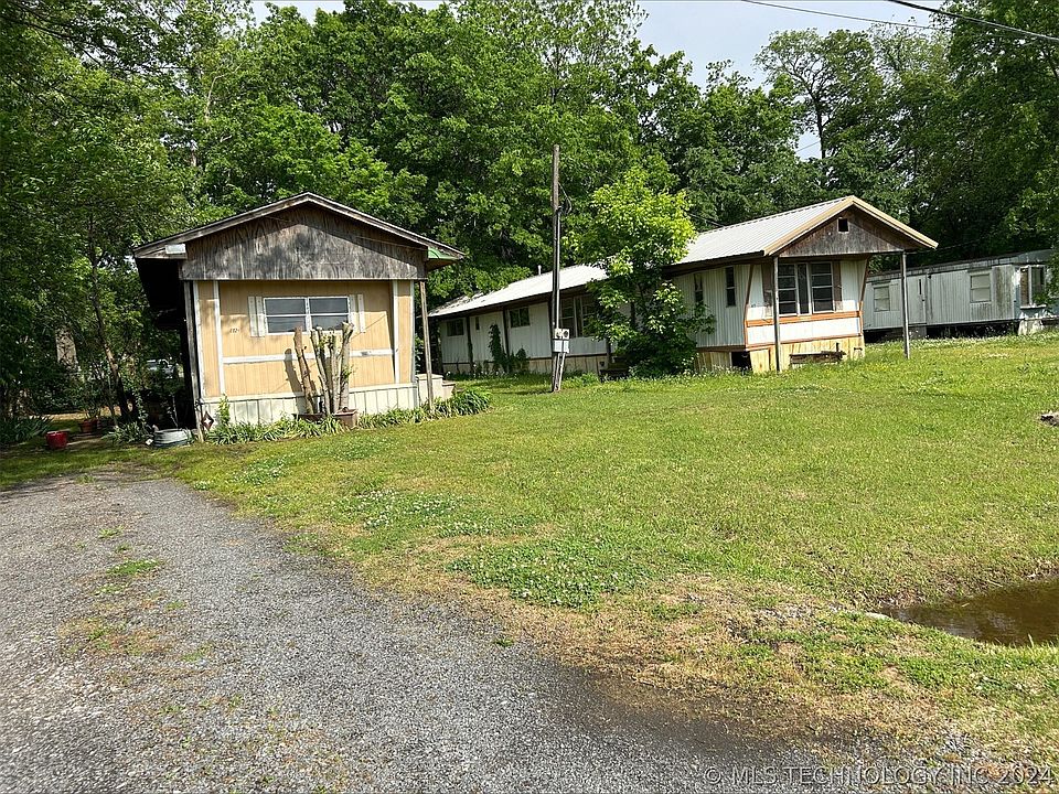 2nd image of 402 N Main St