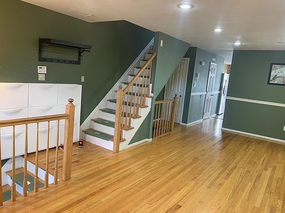 3rd image of 222 Corbin Ave