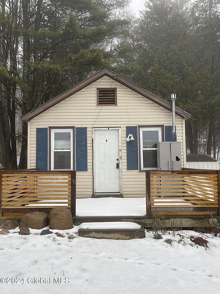 3rd image of 932 Hayesburg Road