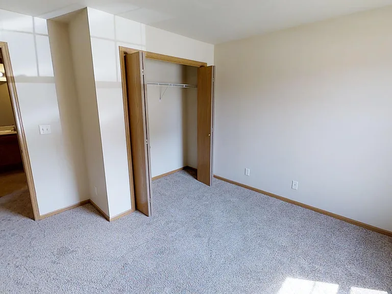 1409 Walton Dr — Photo 5