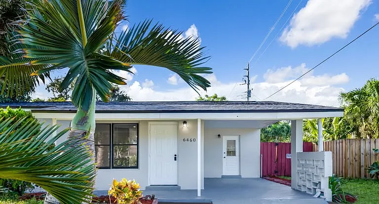 Perry St — Photo 1