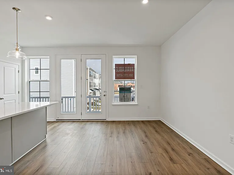 646 Hemsworth Ln — Photo 19