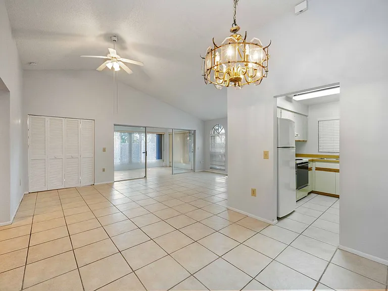 3411 57th Avenue Dr W — Photo 2