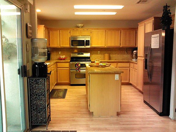 4th image of 7839 San Benito St