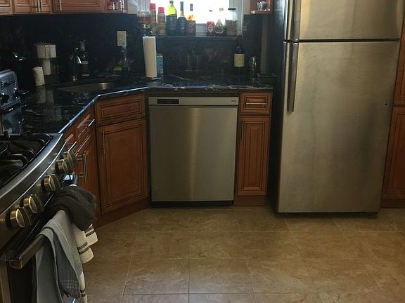 4th image of 2827 37th St APT 6