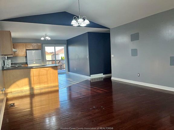 4th image of 4134 Zurich Ave