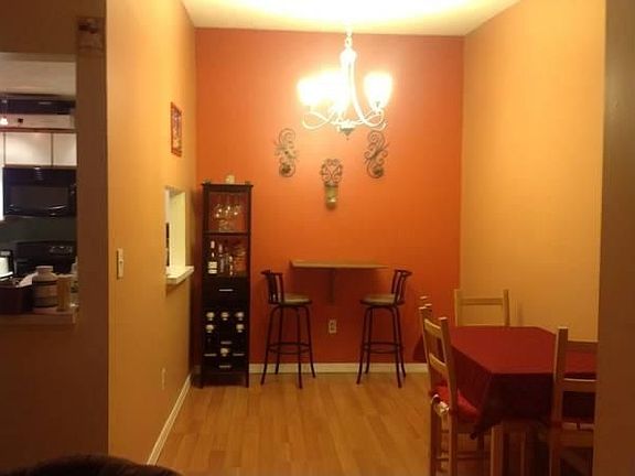 5th image of 55 Canterbury Ct