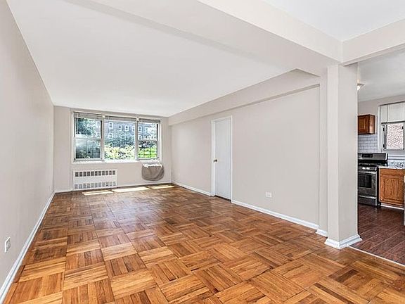 2nd image of 629 Kappock St APT 2P
