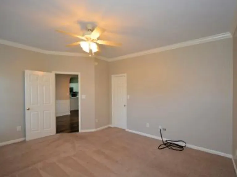209 Lenox Ln — Photo 34
