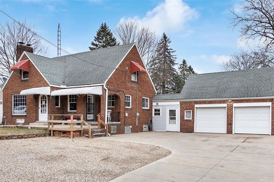 1st image of 162 Perry Dr NW