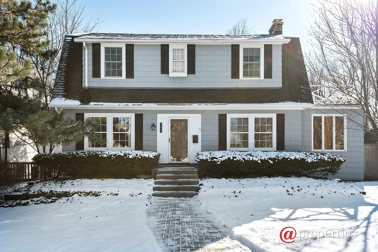 580 Hawthorn Ln photo 1