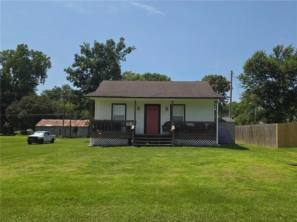 212 S Poplar St, Ottawa, KS 66067