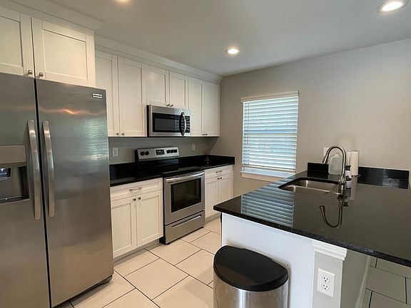 4th image of 1231 Atwater Dr