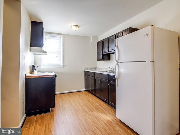 4th image of 908 W Princess St