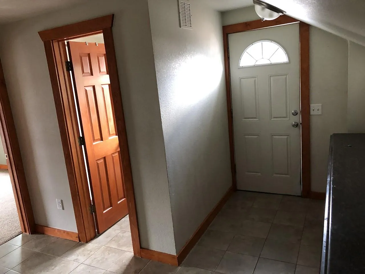 2 bed, 700 sqft, $1,500 — Photo 2