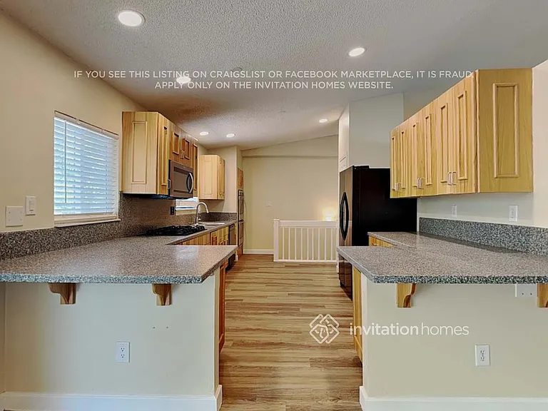 1290 Hans Brinker Ln — Photo 8