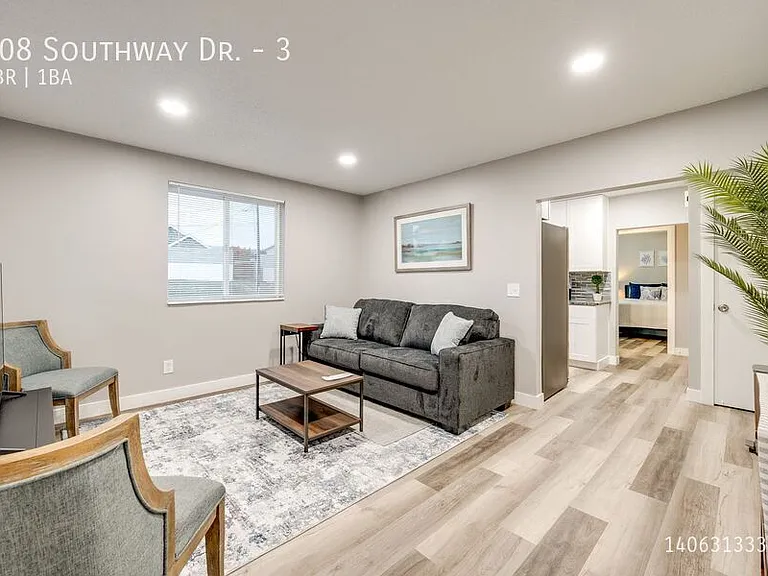 508 Southway Dr #3 — Photo 1