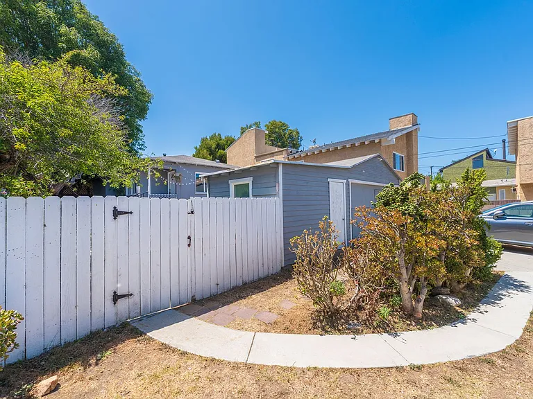 1710 Marshallfield Ln #A — Photo 18