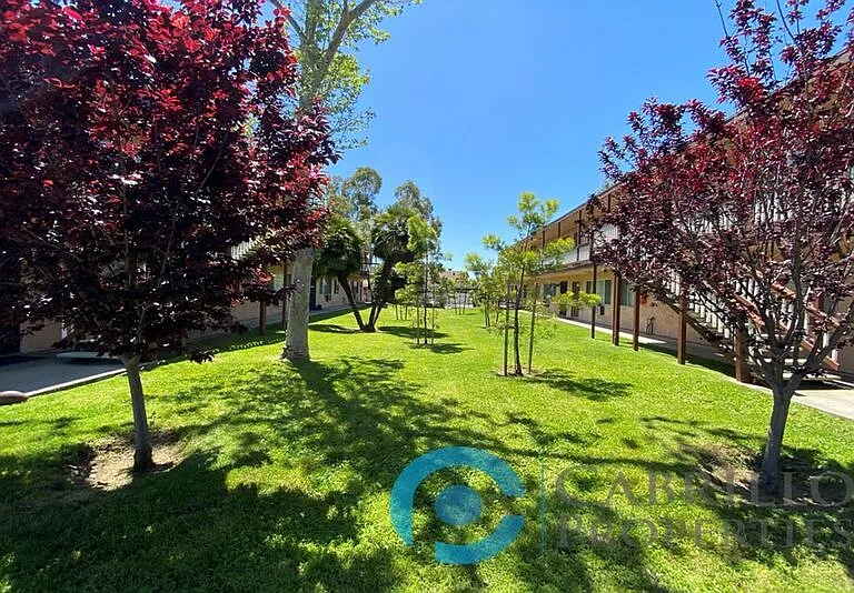 925 Martin Dr #2 — Photo 3