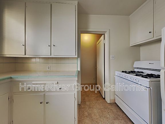 4th image of 2207 11th Ave