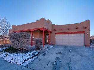 7100 Mesa Del Oro, Santa Fe, NM 87507
