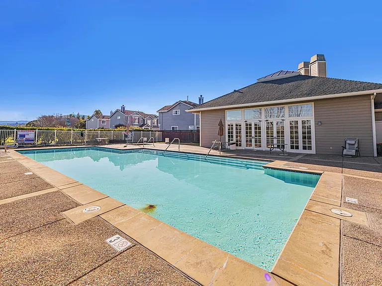 376 Treasure Island Dr — Photo 3