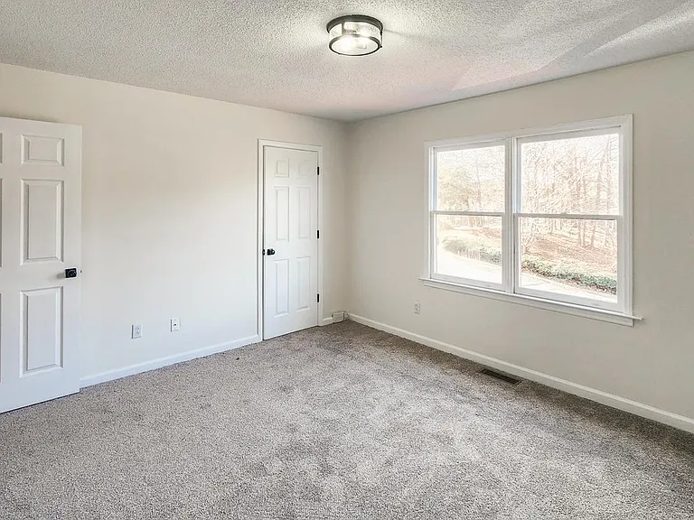 2019 Ball Park Rd #F — Photo 6