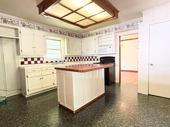 5th image of 1048 Edgewood Dr