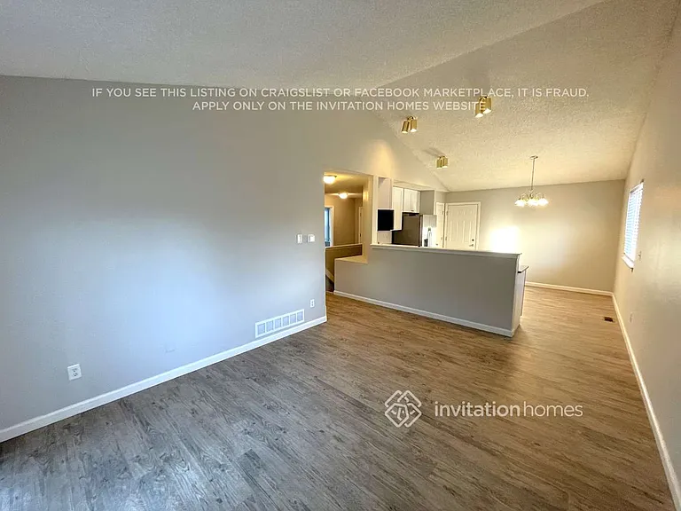 12191 Niagara Ct — Photo 2