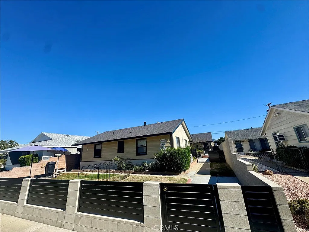 2 bed, 850 sqft, $2,495 — Photo 1