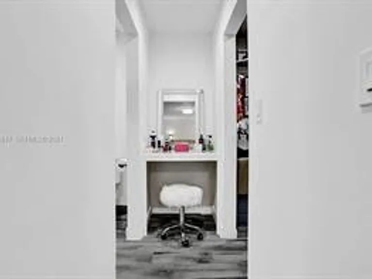 833 NW 81st Ave — Photo 16