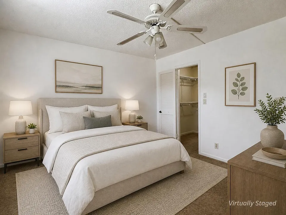 400 S Hollybrook Dr #202
